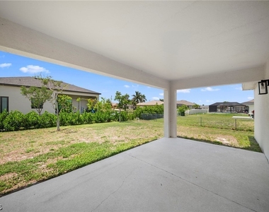 202 Nw 25th Place - Photo Thumbnail 26