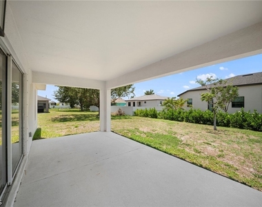 202 Nw 25th Place - Photo Thumbnail 28