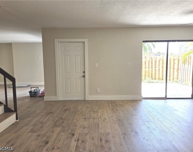 1608 Park Meadows Drive - Photo Thumbnail 4