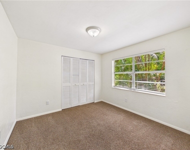 18541 Iris Road - Photo Thumbnail 8