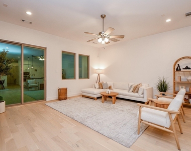 4403 Greeley Street - Photo Thumbnail 11