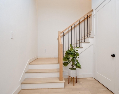 4403 Greeley Street - Photo Thumbnail 4