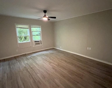 310 N Rock Island St - Photo Thumbnail 2