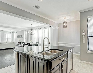 5329 Petty Street - Photo Thumbnail 7