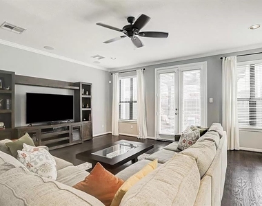 5329 Petty Street - Photo Thumbnail 2