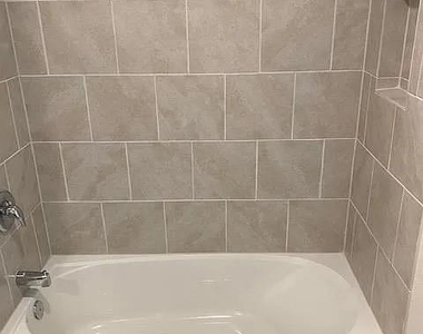 521 Locksley Cove - Photo Thumbnail 9
