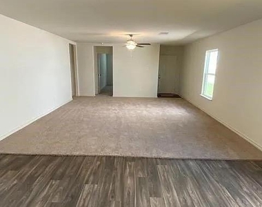 521 Locksley Cove - Photo Thumbnail 1