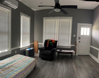 1233 Morris Street - Photo Thumbnail 5