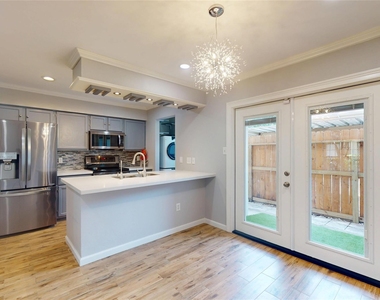 10615 Briar Forest Drive - Photo Thumbnail 6