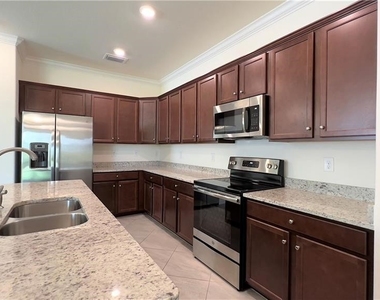 14060 Vindel Circle - Photo Thumbnail 7