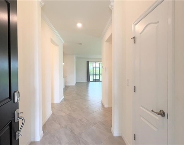14060 Vindel Circle - Photo Thumbnail 3