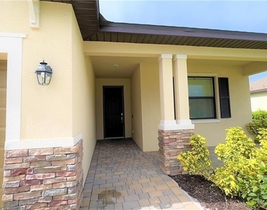 14060 Vindel Circle - Photo Thumbnail 2
