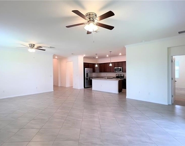 14060 Vindel Circle - Photo Thumbnail 6