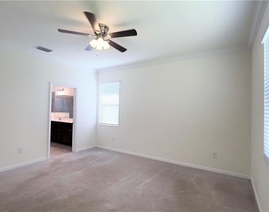 14060 Vindel Circle - Photo Thumbnail 10