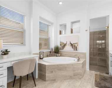 13832 Blue Bay Circle - Photo Thumbnail 8