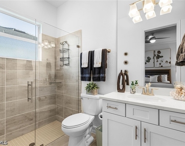 13832 Blue Bay Circle - Photo Thumbnail 15