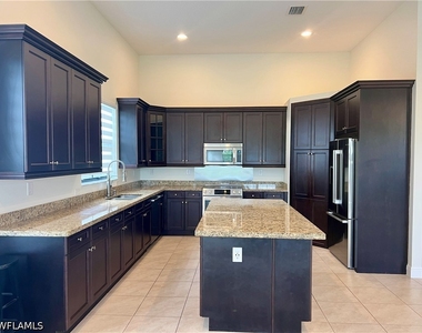 5226 Ferrari Avenue - Photo Thumbnail 6