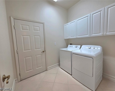 7892 Sanctuary Circle - Photo Thumbnail 28