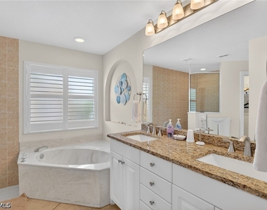 576 Briarwood Boulevard - Photo Thumbnail 8