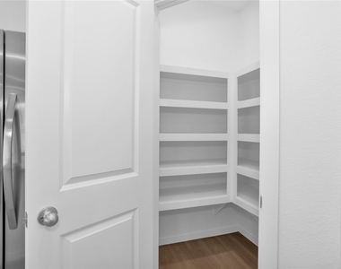 3518 Grassland Dr - Photo Thumbnail 8