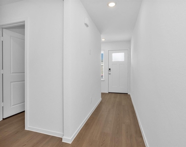 3518 Grassland Dr - Photo Thumbnail 4