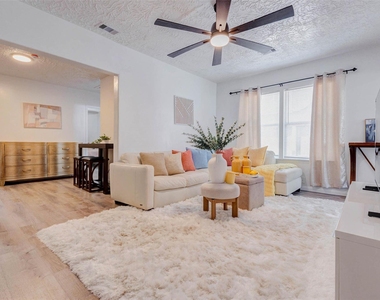 2902 Truxillo Street - Photo Thumbnail 6