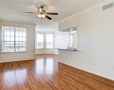 7575 Kirby Drive - Photo Thumbnail 1