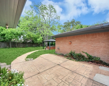 4422 Nenana Drive - Photo Thumbnail 15