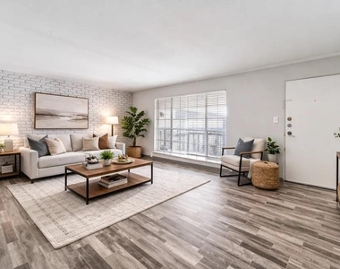2815 Greenridge Drive - Photo Thumbnail 10