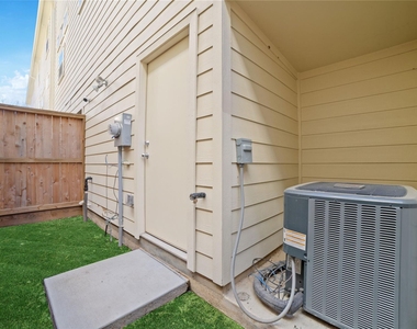 8705 Bryam - Photo Thumbnail 3