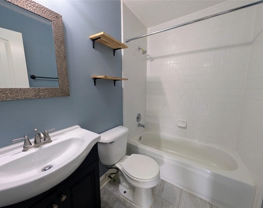 14619 Golden Cypress Lane - Photo Thumbnail 8