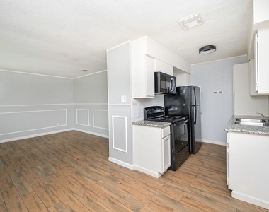 506 N 3rd Street - Photo Thumbnail 7