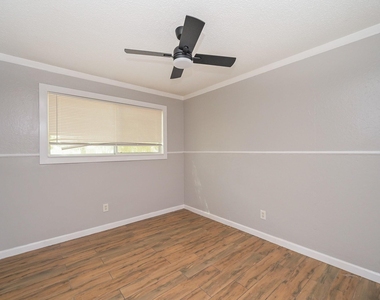 506 N 3rd Street - Photo Thumbnail 16