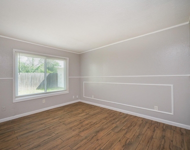 506 N 3rd Street - Photo Thumbnail 15