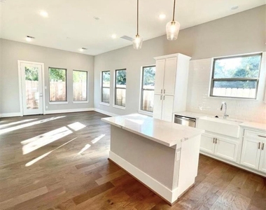 803 Thornton Road - Photo Thumbnail 4