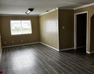 4515 7th Street - Photo Thumbnail 6