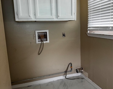 4515 7th Street - Photo Thumbnail 9