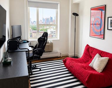 647 East 14th Street - Photo Thumbnail 5