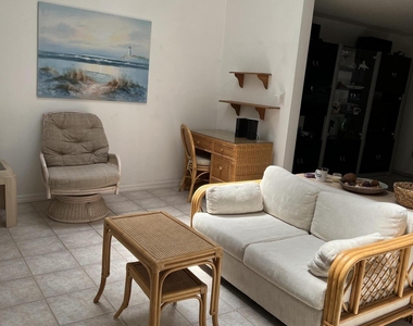 123 Seaport Boulevard - Photo Thumbnail 4