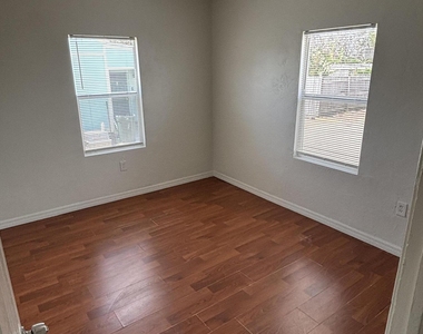 1320 S Atlantic Avenue - Photo Thumbnail 15