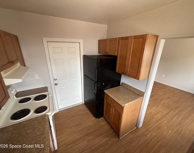 1320 S Atlantic Avenue - Photo Thumbnail 10
