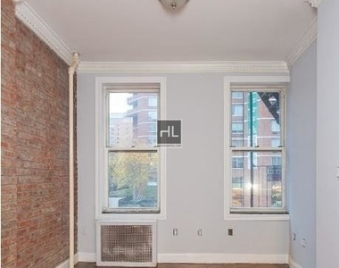 Mulberry St. - Photo Thumbnail 2