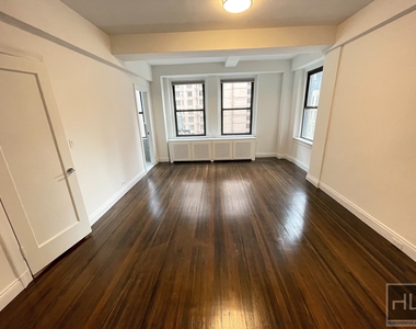 West 55 Street - Photo Thumbnail 2