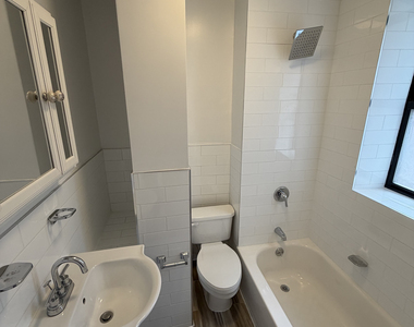 1427 York Avenue - Photo Thumbnail 2