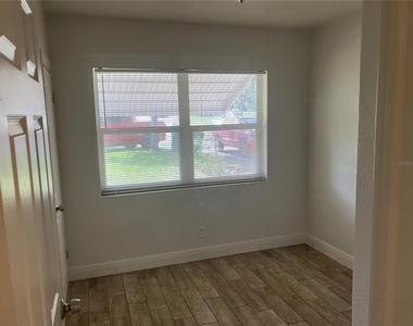 315 S Seminole Avenue - Photo Thumbnail 6