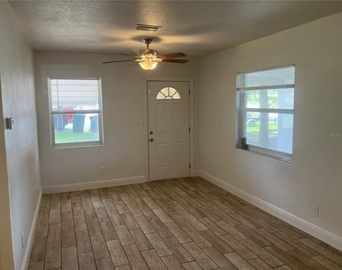 315 S Seminole Avenue - Photo Thumbnail 2