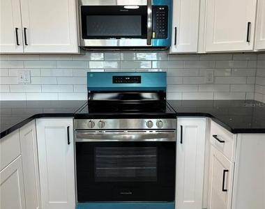 740 16th Avenue Sw - Photo Thumbnail 8