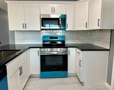 740 16th Avenue Sw - Photo Thumbnail 7