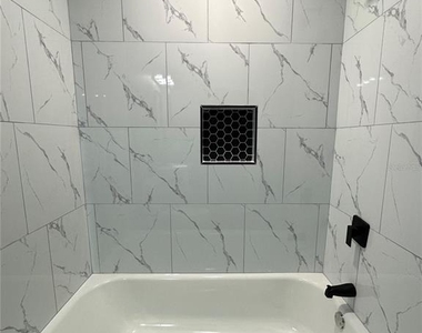 740 16th Avenue Sw - Photo Thumbnail 6
