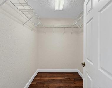 2000 Brent Place - Photo Thumbnail 37